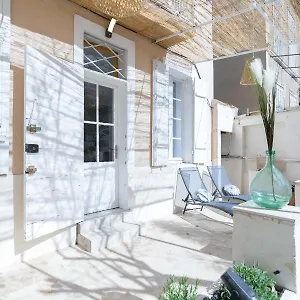 https://maison-de-famille-marseille-6-8-pers.fr-provencehotel.com