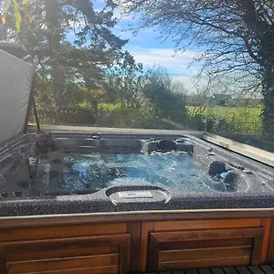 Contemporary Dublin With Hot Tub Lispapple Cross Roads